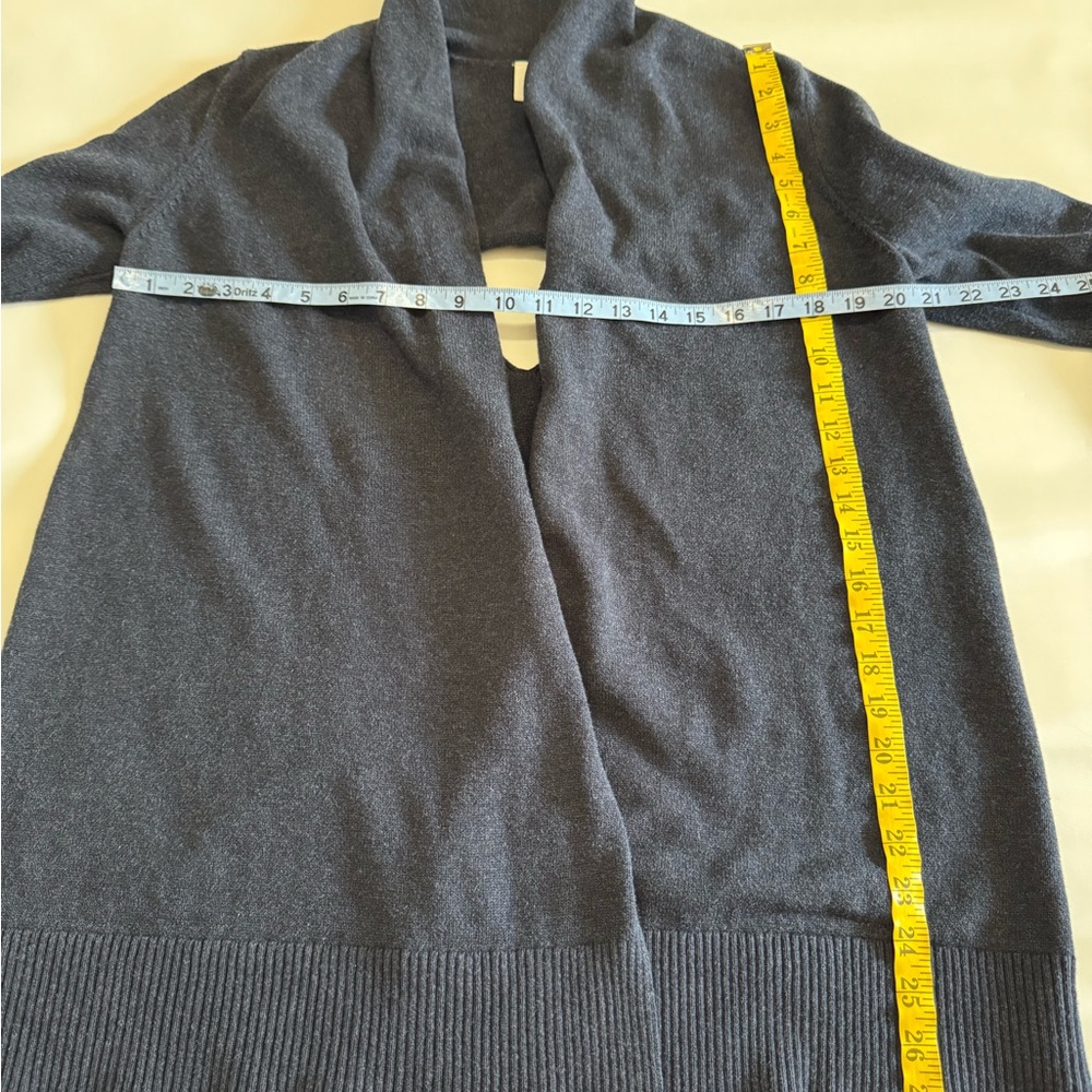 CABI “Victoria” navy blue 100% cotton cardigan sweater in size medium - Picture 9 of 11
